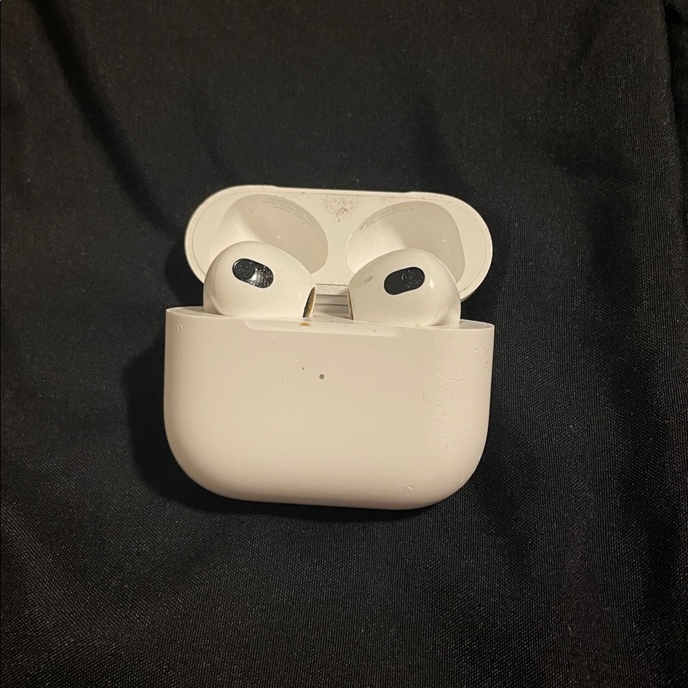 Apple White Earbud Headphones